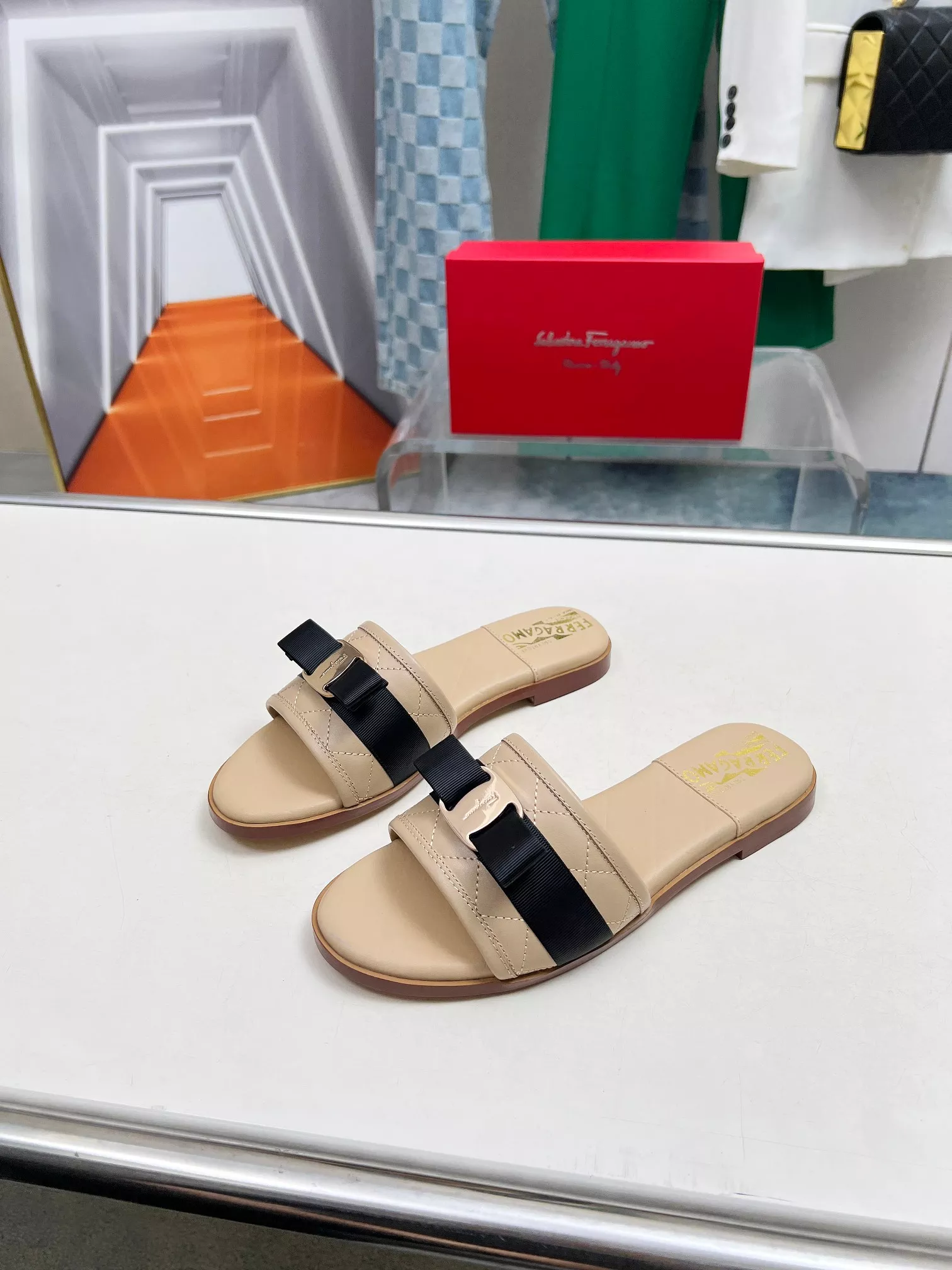 Salvatore Ferragamo Slippers For Women Flexible 8071