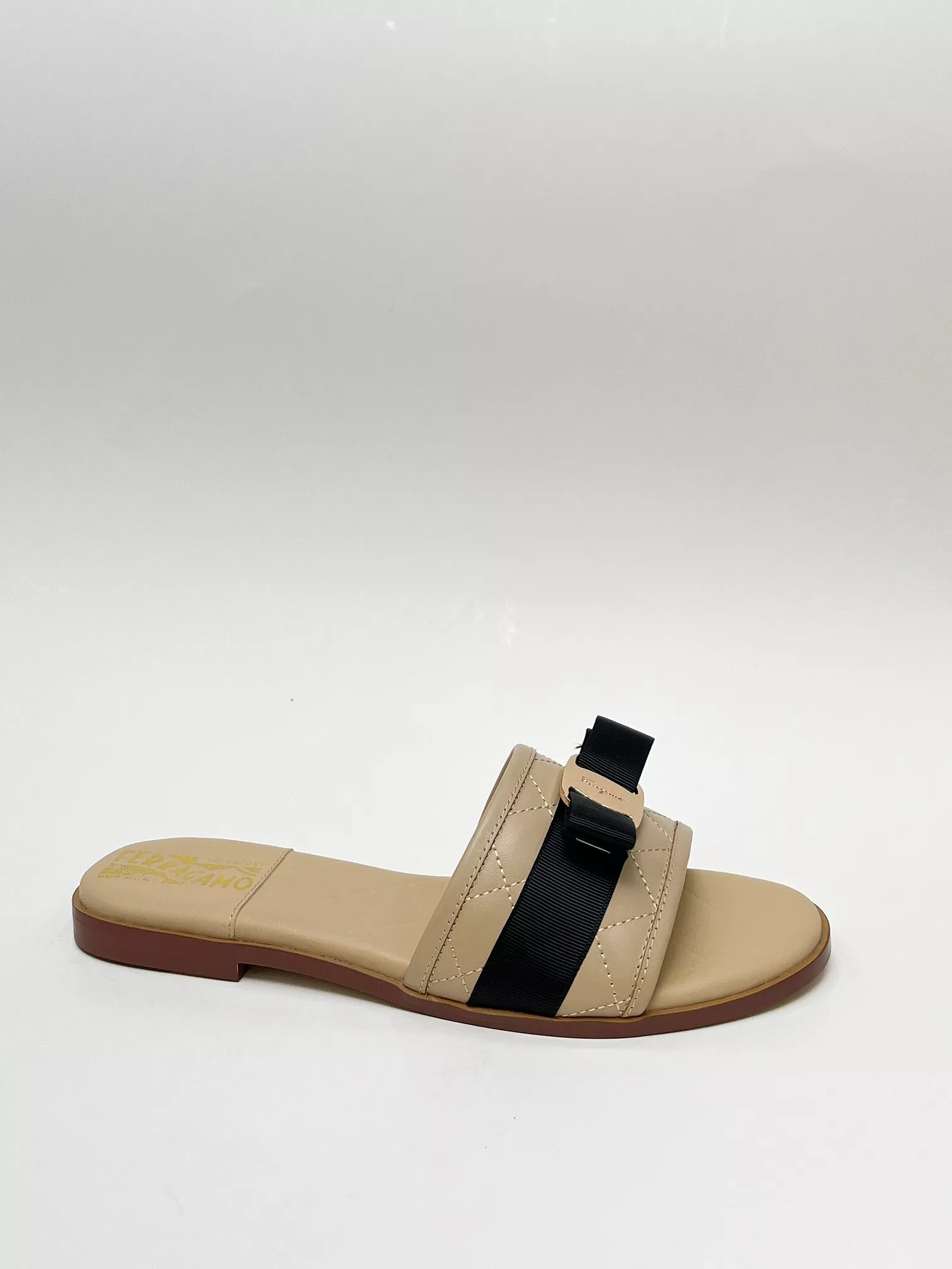 Salvatore Ferragamo Slippers For Women Flexible 8071