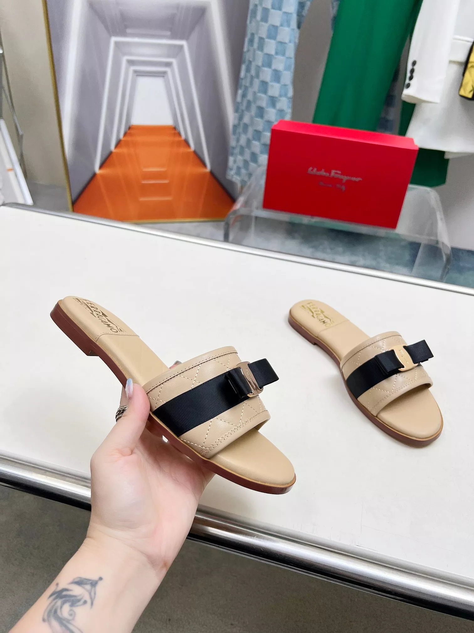 Salvatore Ferragamo Slippers For Women Flexible 8071