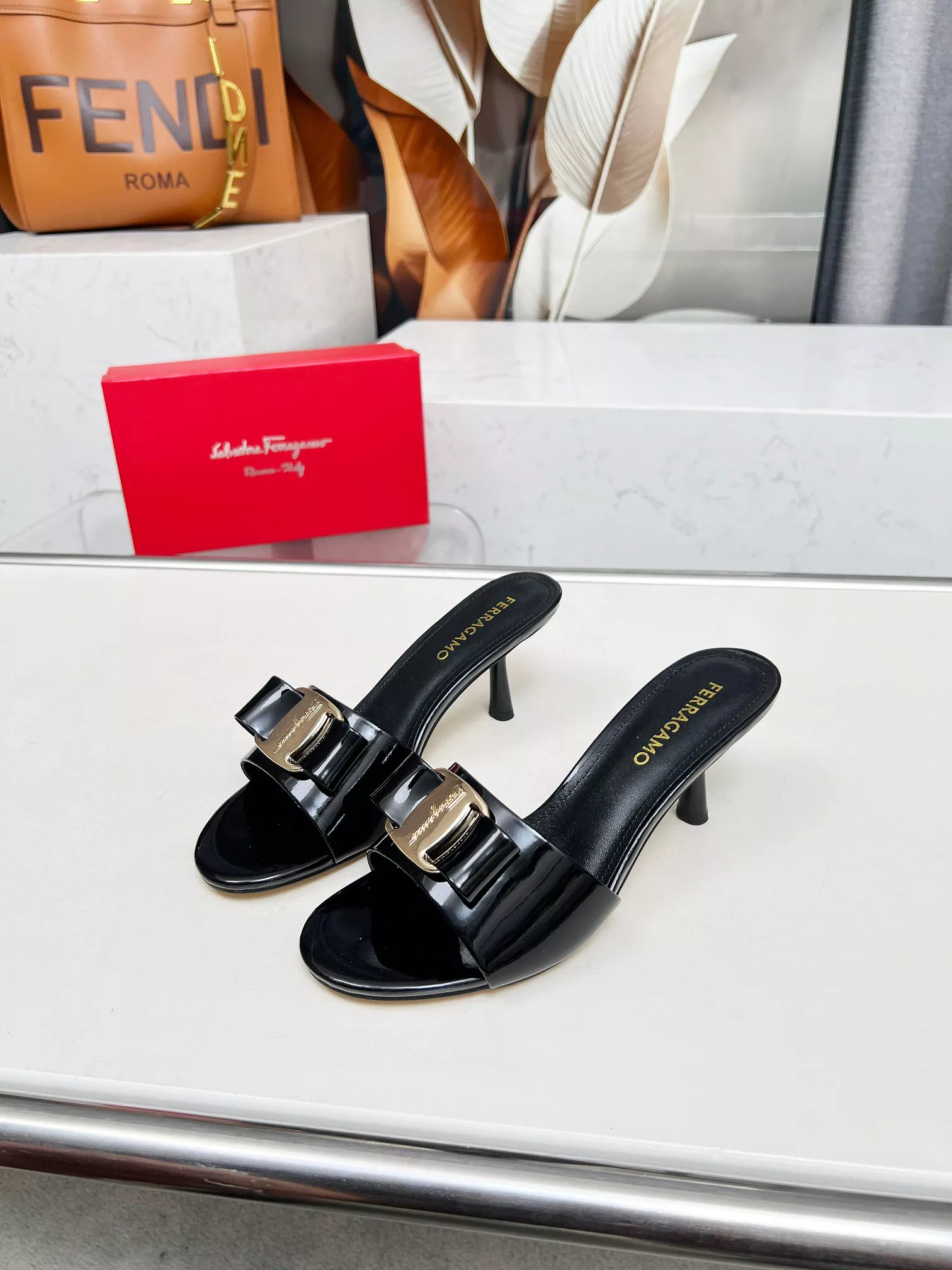 Salvatore Ferragamo Slippers For Women Minimalist 5886