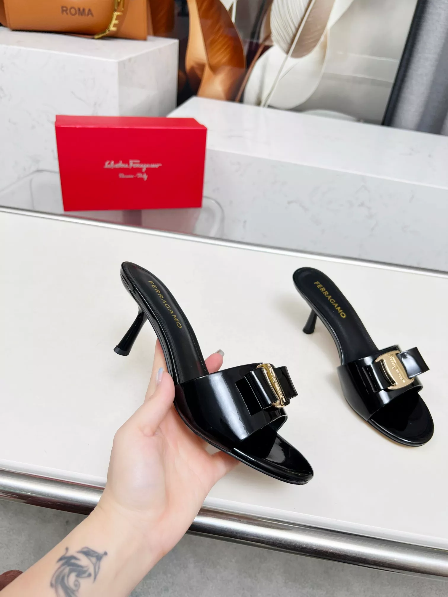 Salvatore Ferragamo Slippers For Women Minimalist 5886