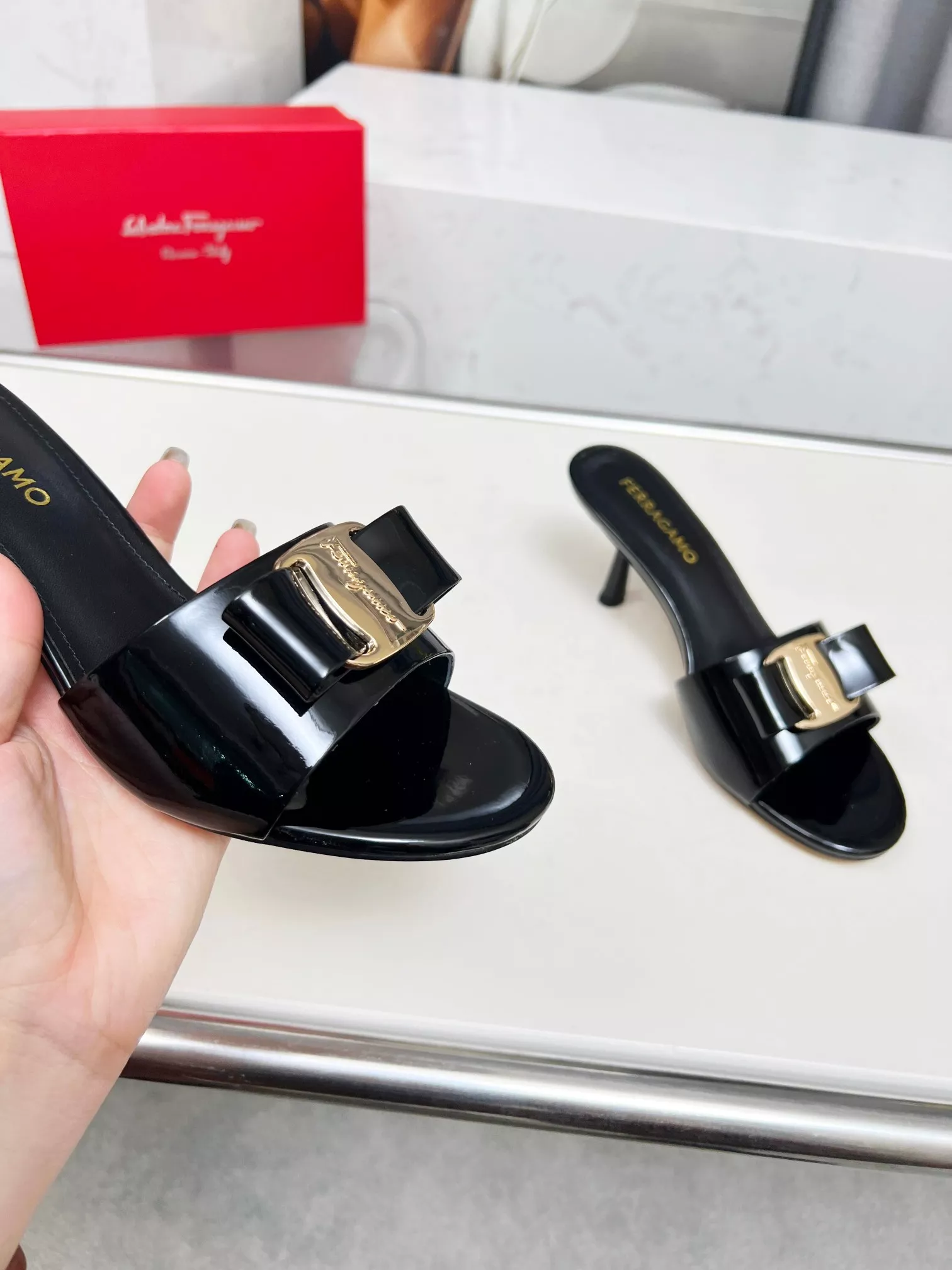 Salvatore Ferragamo Slippers For Women Minimalist 5886