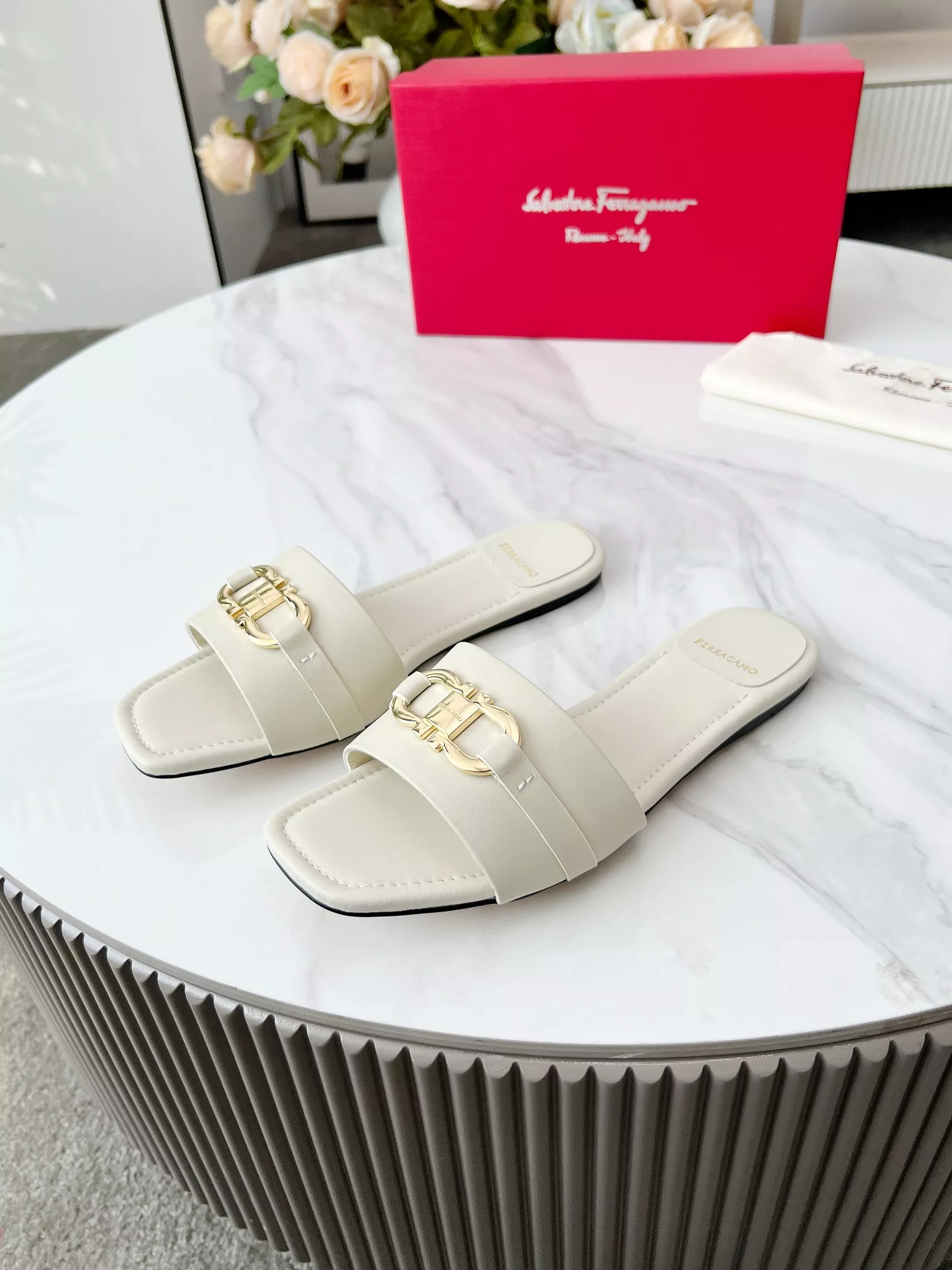 Salvatore Ferragamo Slippers For Women Practical 628