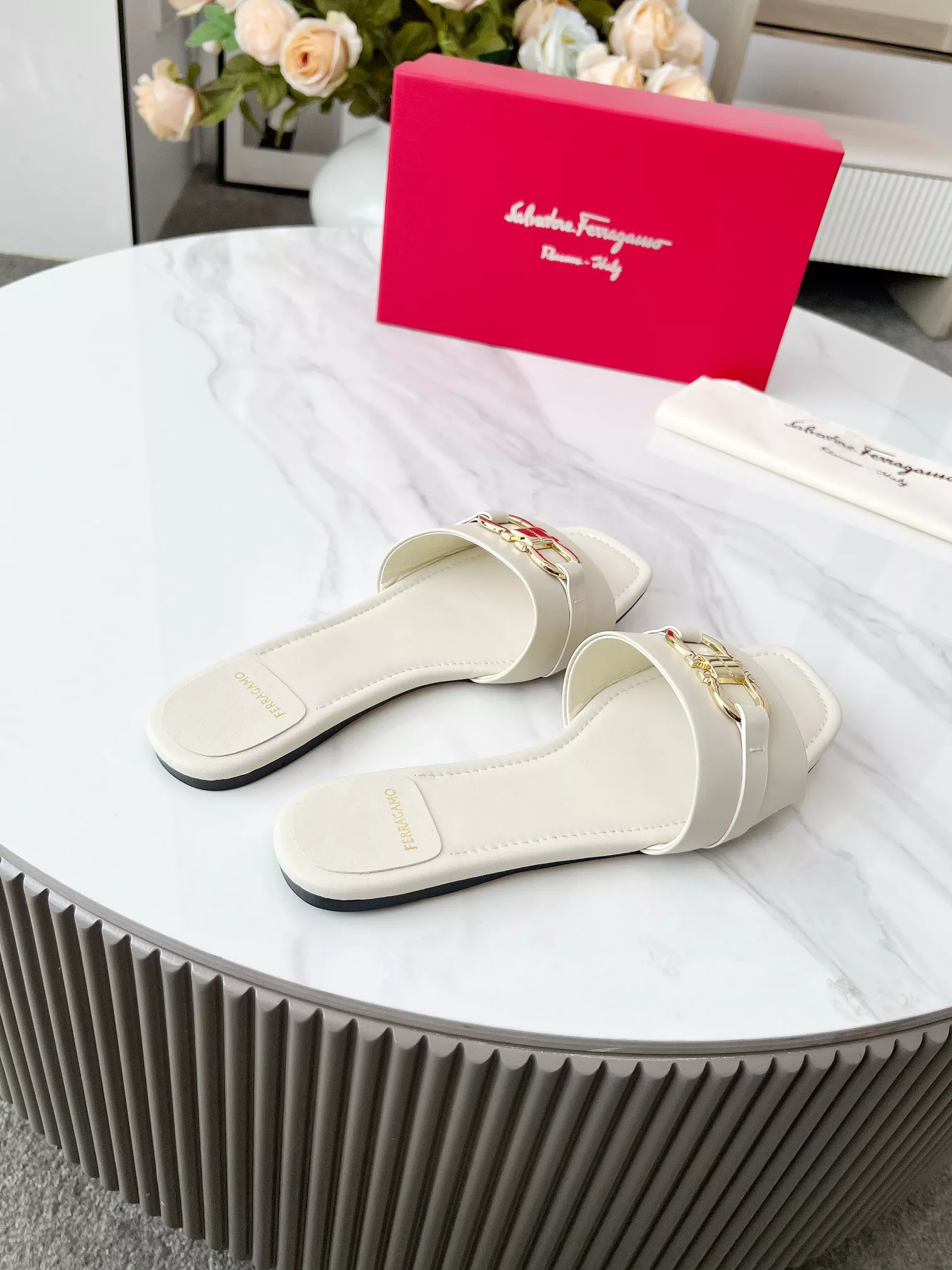 Salvatore Ferragamo Slippers For Women Practical 628