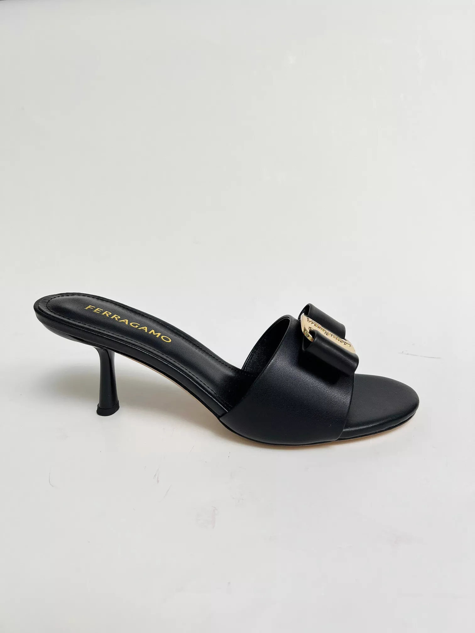 Salvatore Ferragamo Slippers For Women Refined 949