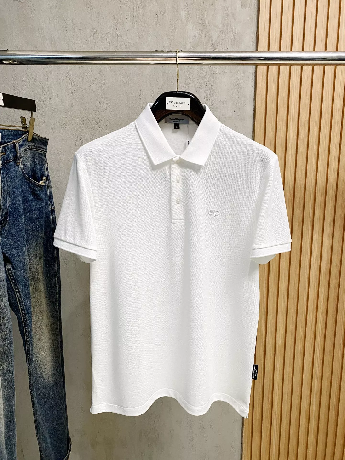 Salvatore Ferragamo T-Shirts Short Sleeved For Men AllSeason 5093