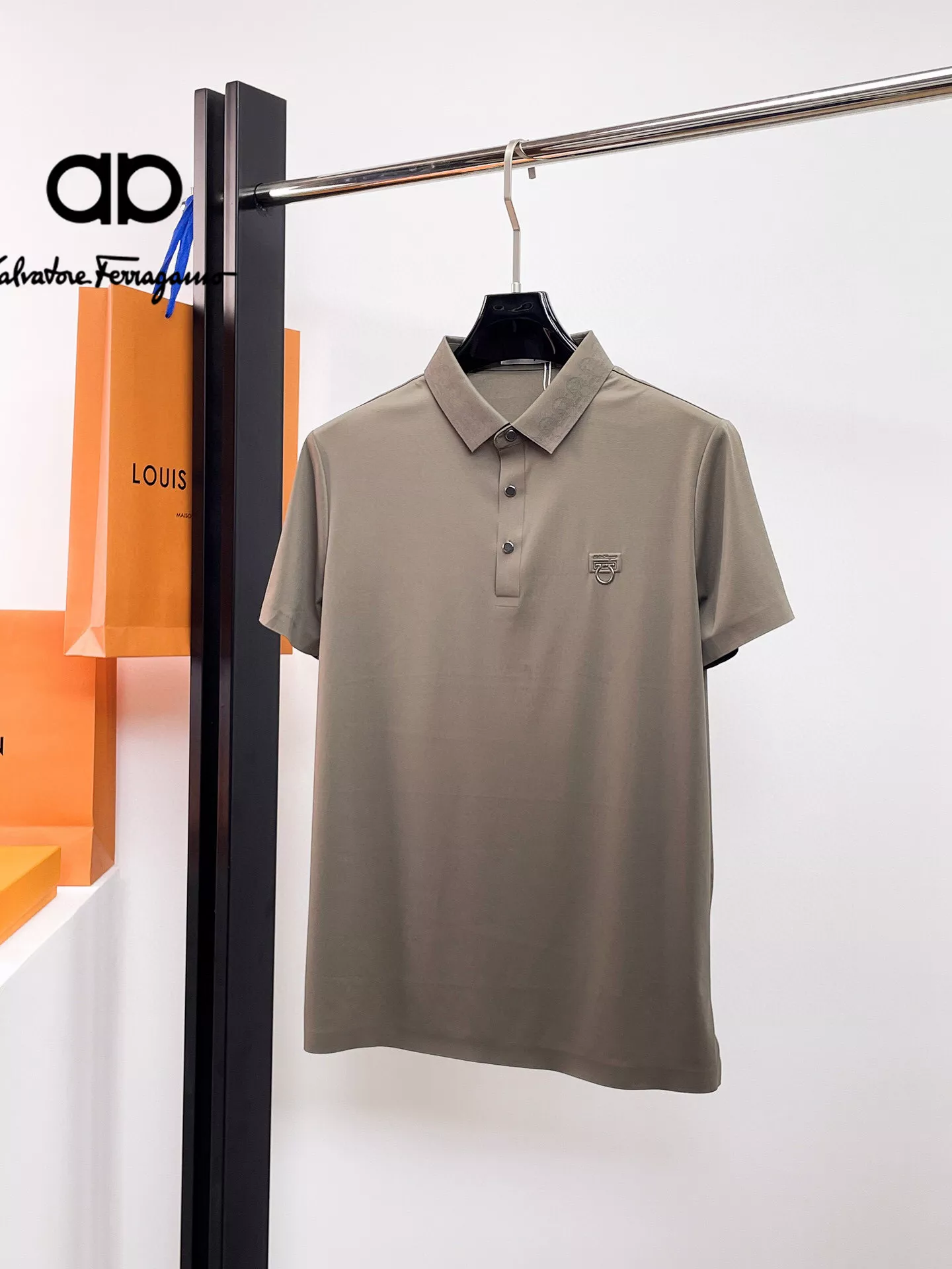 Salvatore Ferragamo T-Shirts Short Sleeved For Men Sophisticated 1229