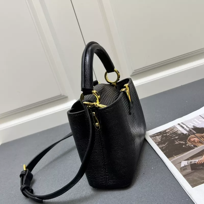 Sleek 1511 Louis Vuitton AAA Quality Handbags For Women