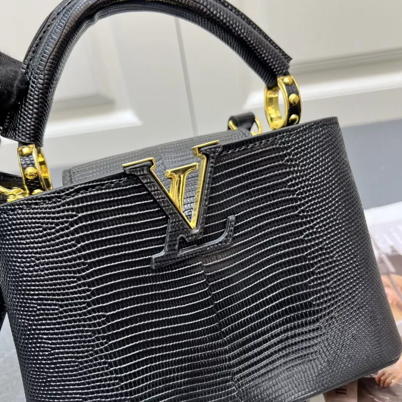 Sleek 1511 Louis Vuitton AAA Quality Handbags For Women