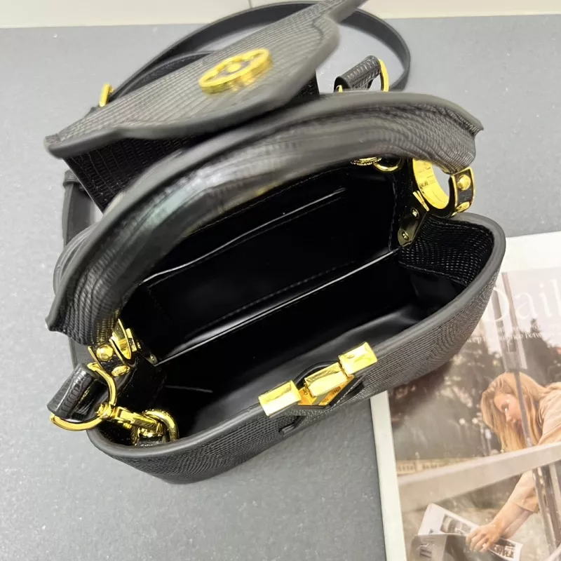 Sleek 1511 Louis Vuitton AAA Quality Handbags For Women