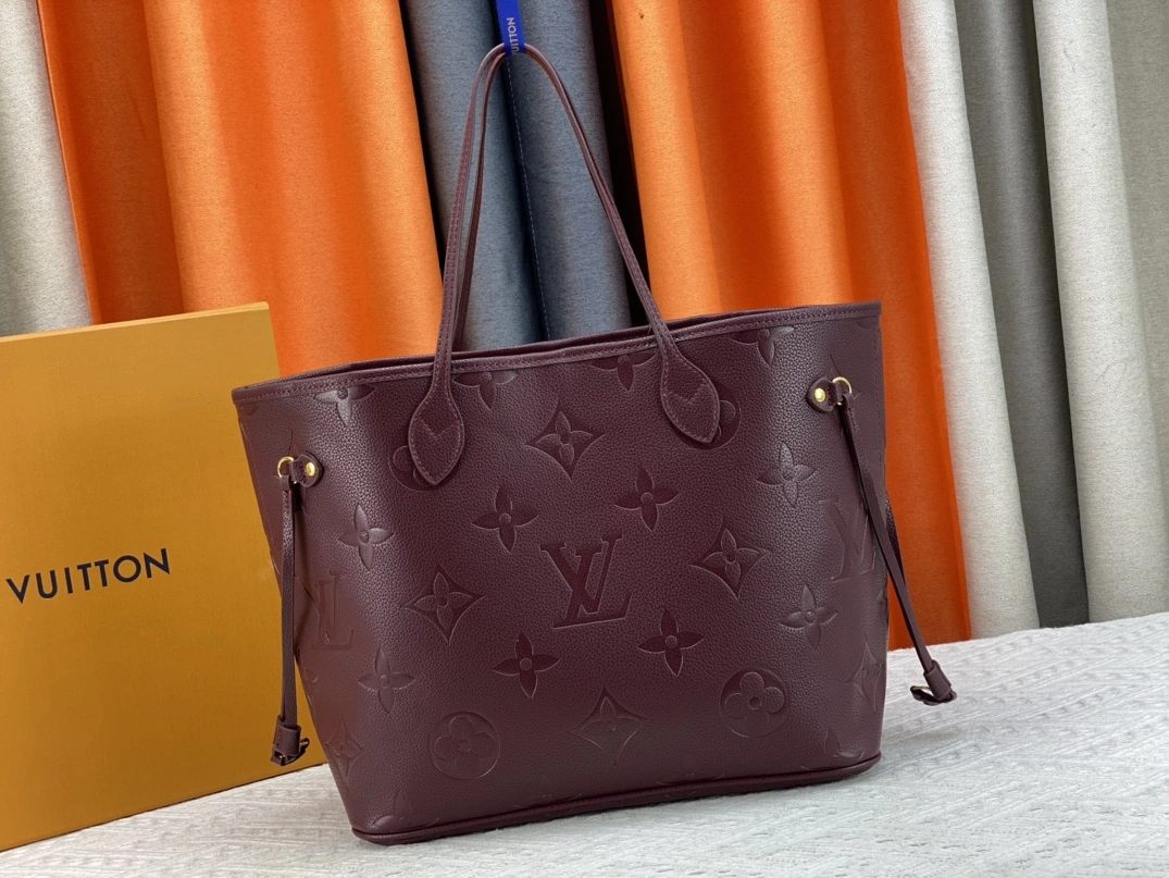 Sleek 1703 Louis Vuitton AAA Quality Shoulder Bags For Women