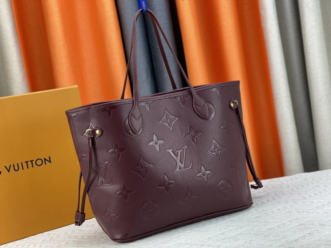 Sleek 1703 Louis Vuitton AAA Quality Shoulder Bags For Women