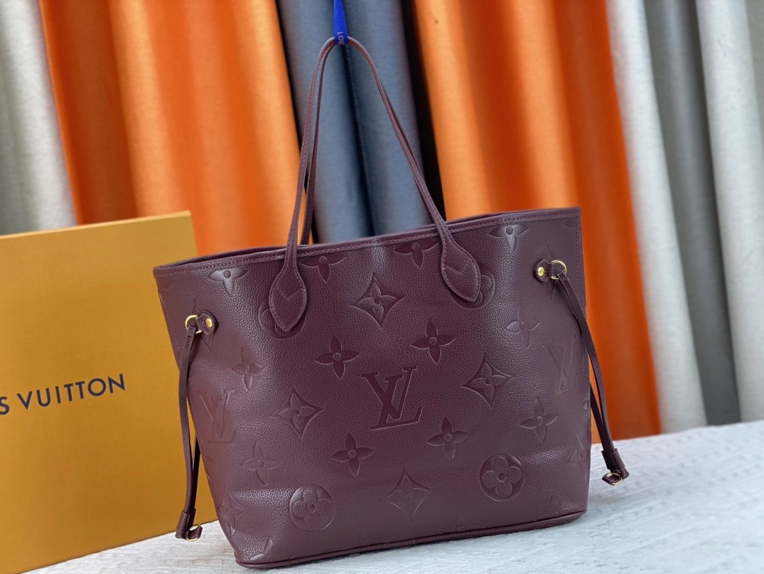 Sleek 1703 Louis Vuitton AAA Quality Shoulder Bags For Women