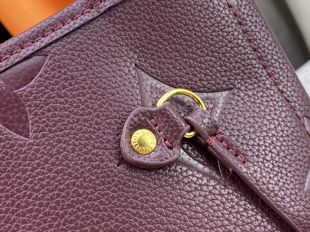 Sleek 1703 Louis Vuitton AAA Quality Shoulder Bags For Women
