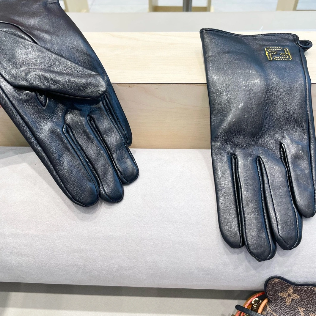 Sleek 1726 Fendi Gloves For Women