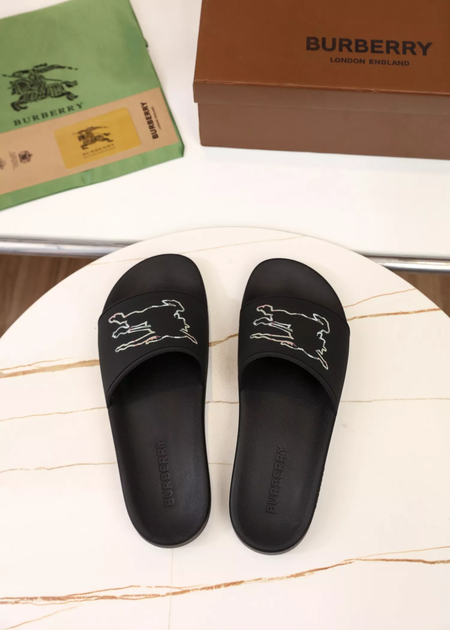 Sleek 1896 Burberry Slippers For Men
