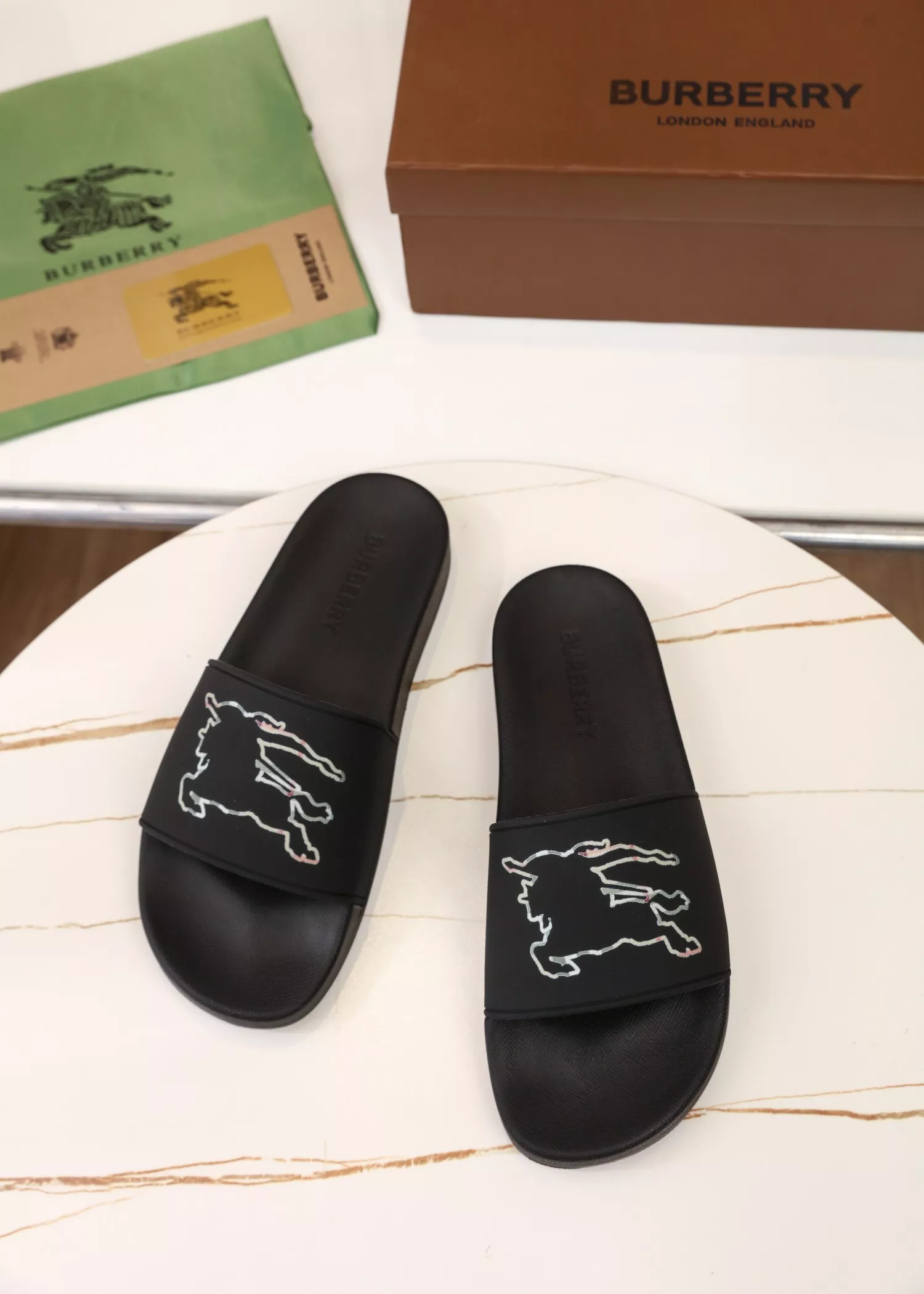 Sleek 1896 Burberry Slippers For Men