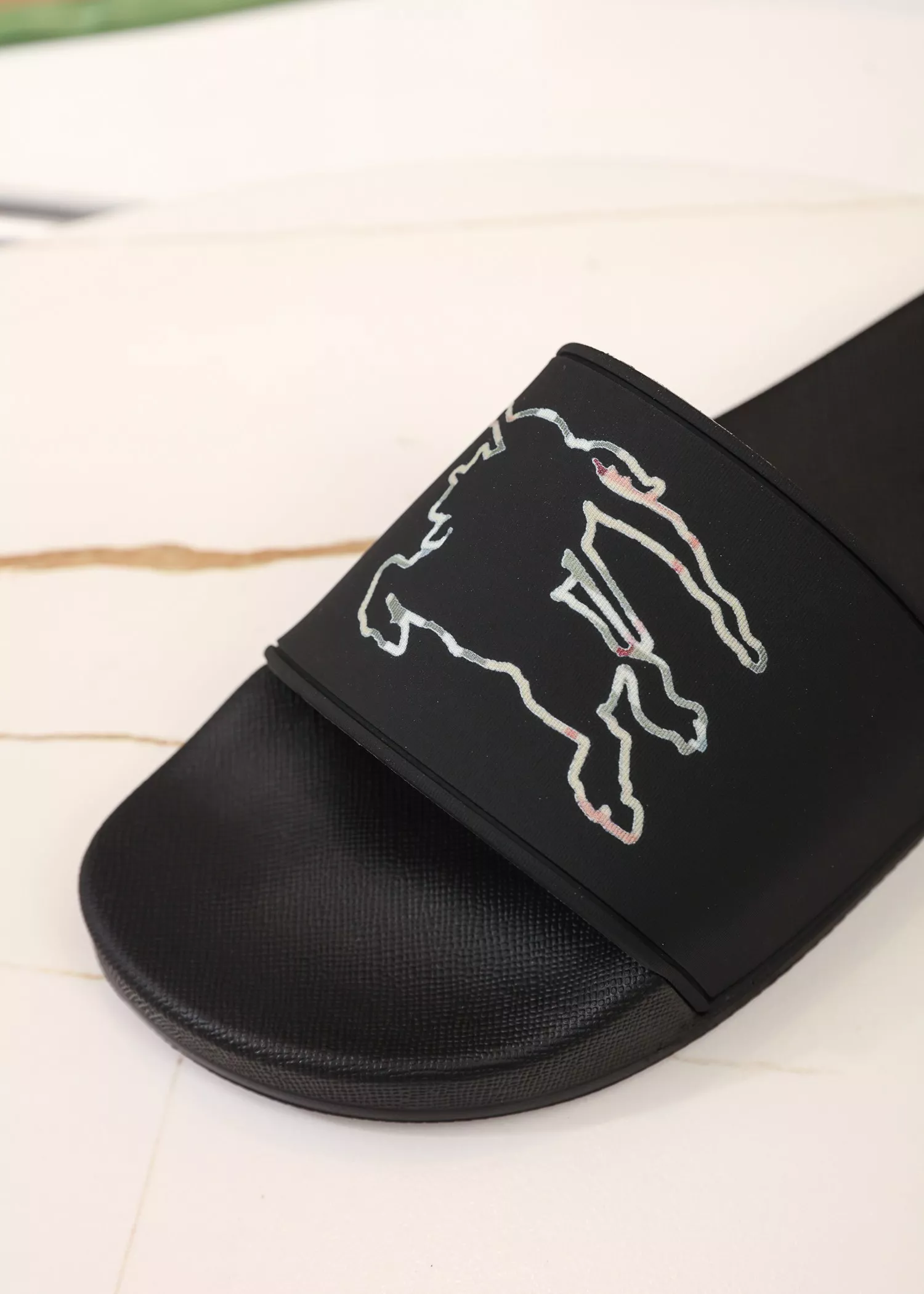 Sleek 1896 Burberry Slippers For Men