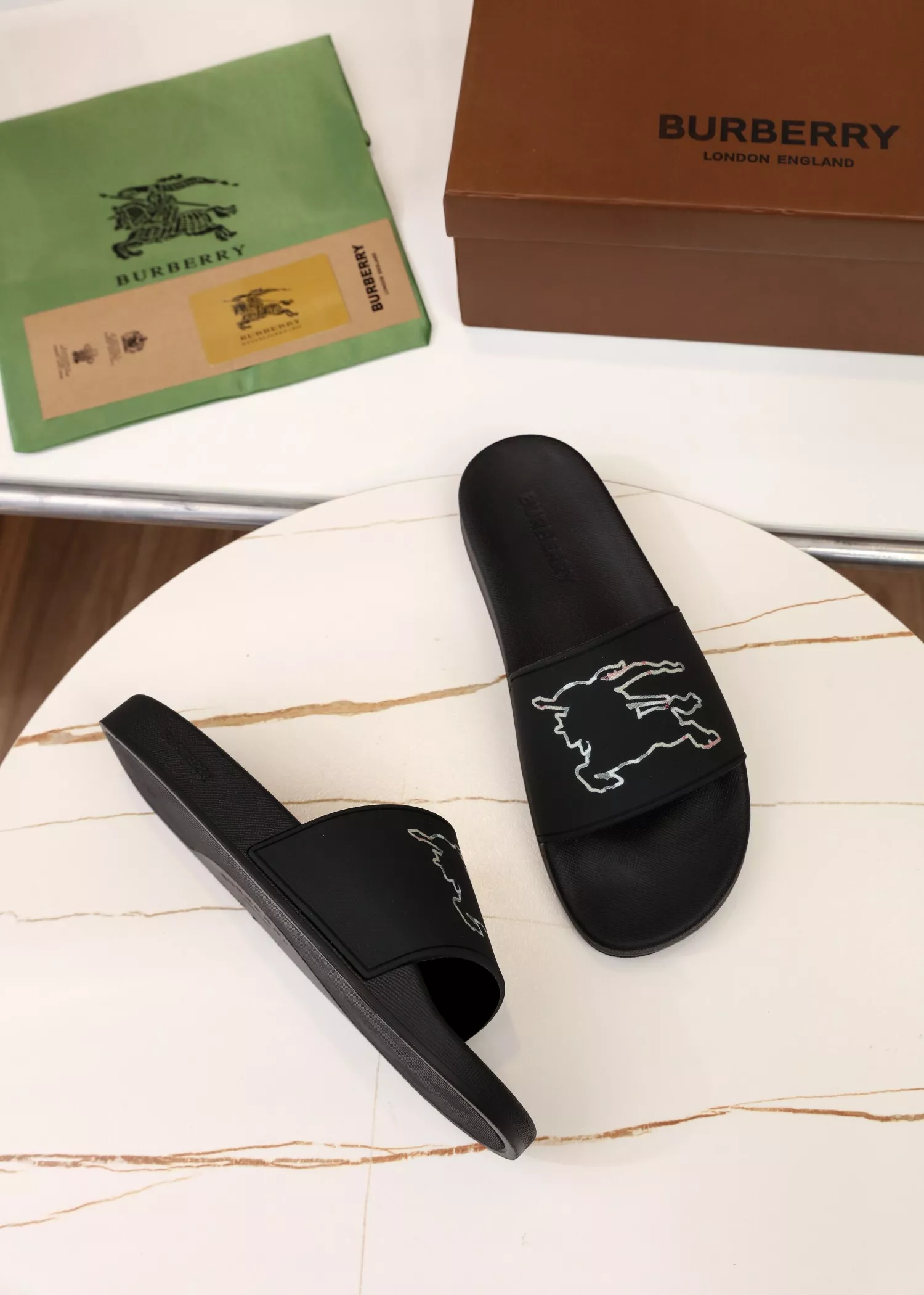 Sleek 1896 Burberry Slippers For Men