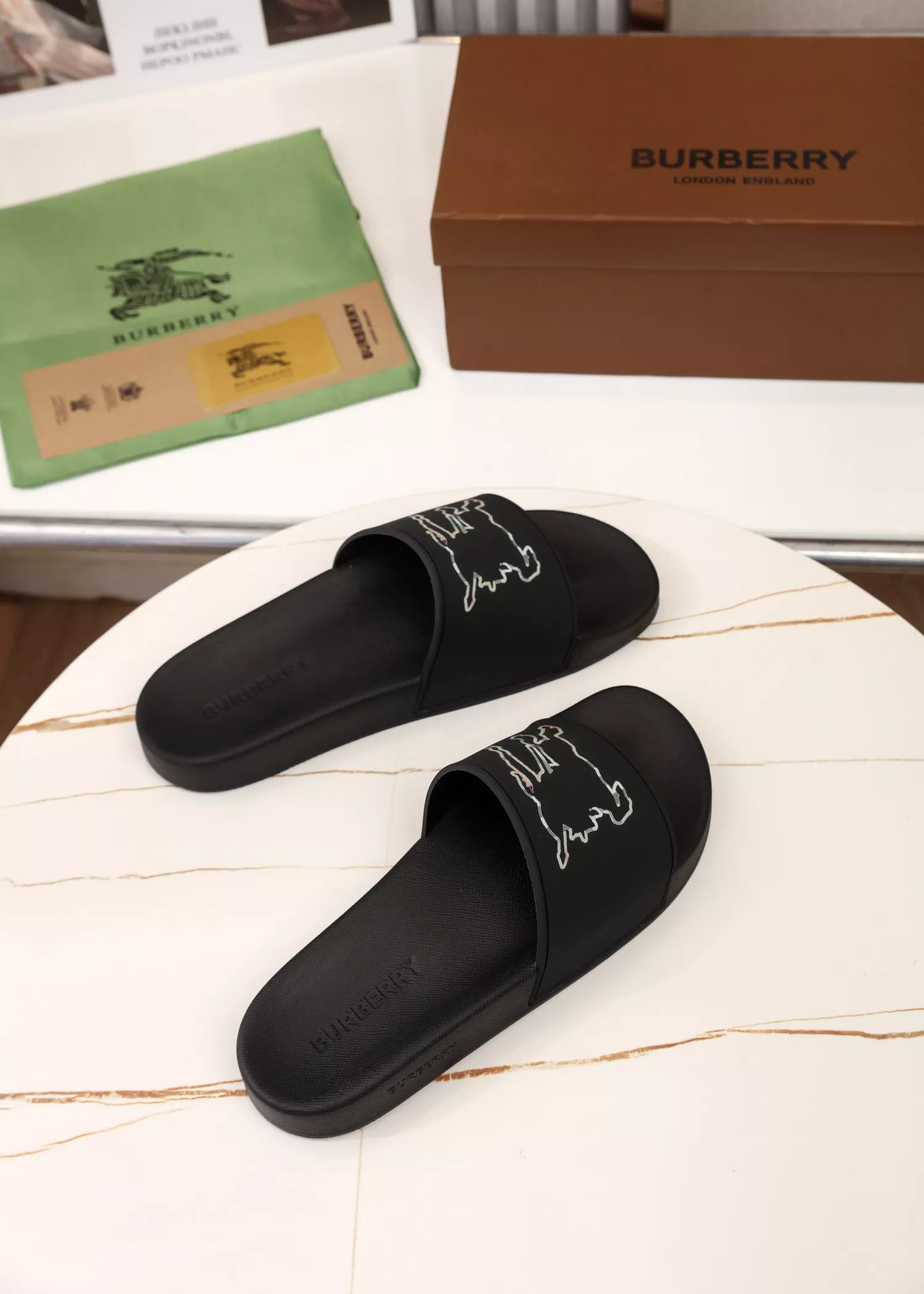Sleek 1896 Burberry Slippers For Men