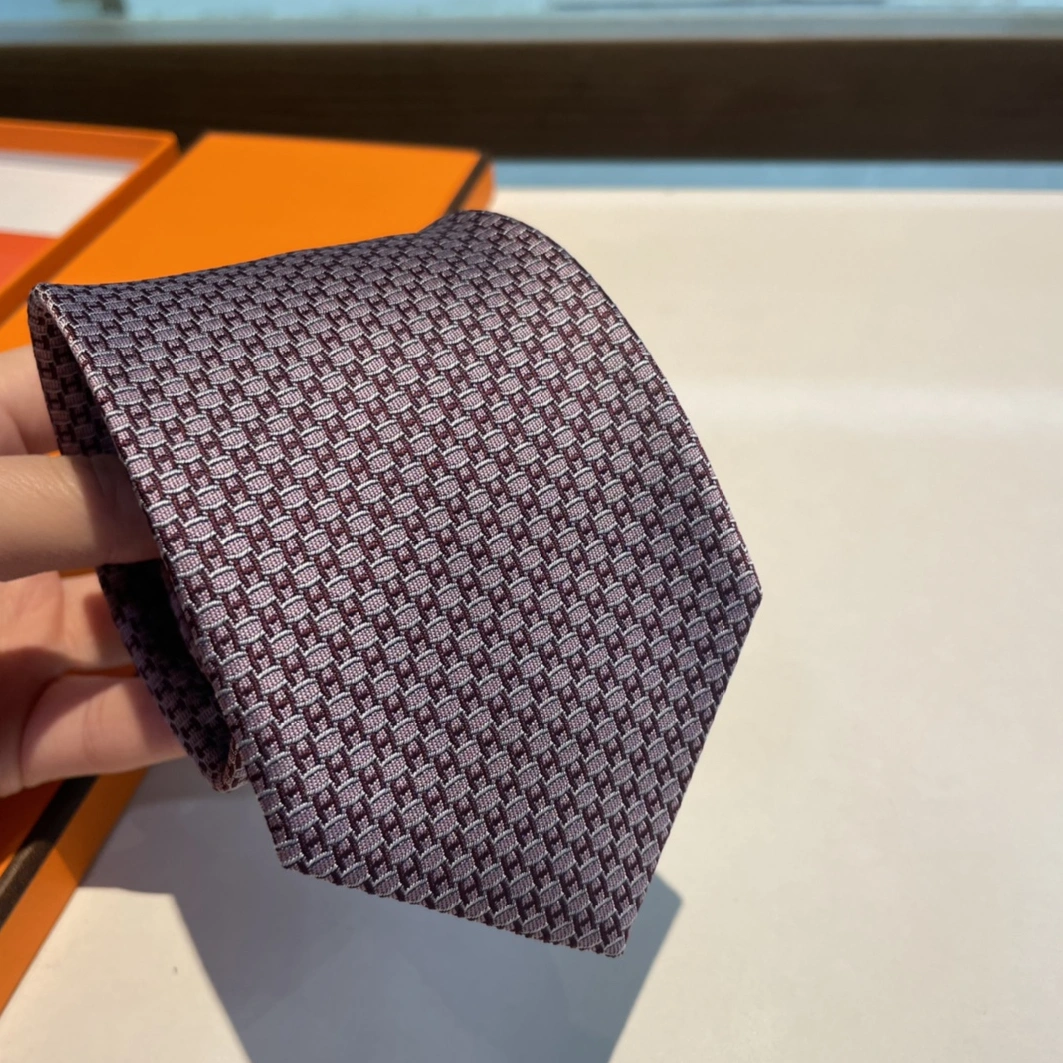 Sleek 1984 Hermes Necktie For Men