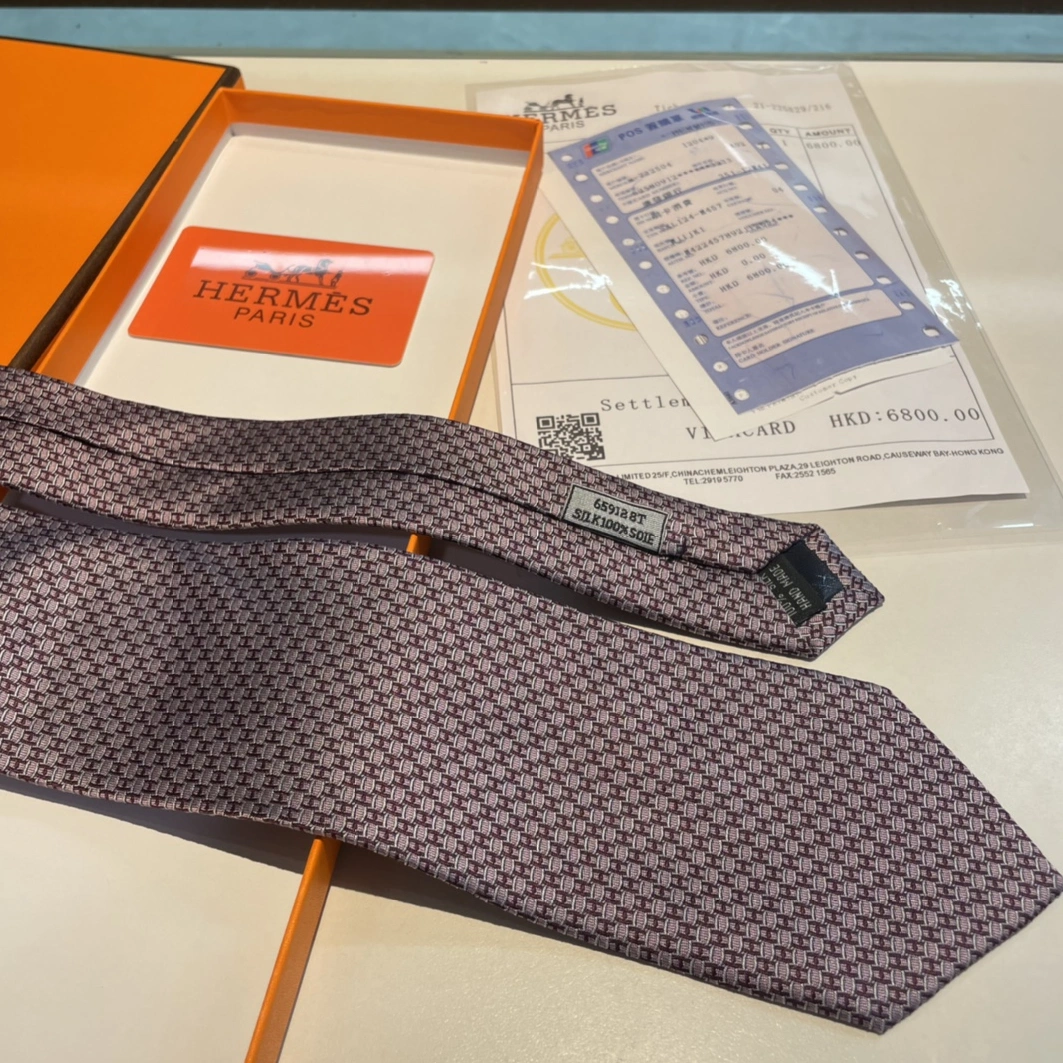 Sleek 1984 Hermes Necktie For Men