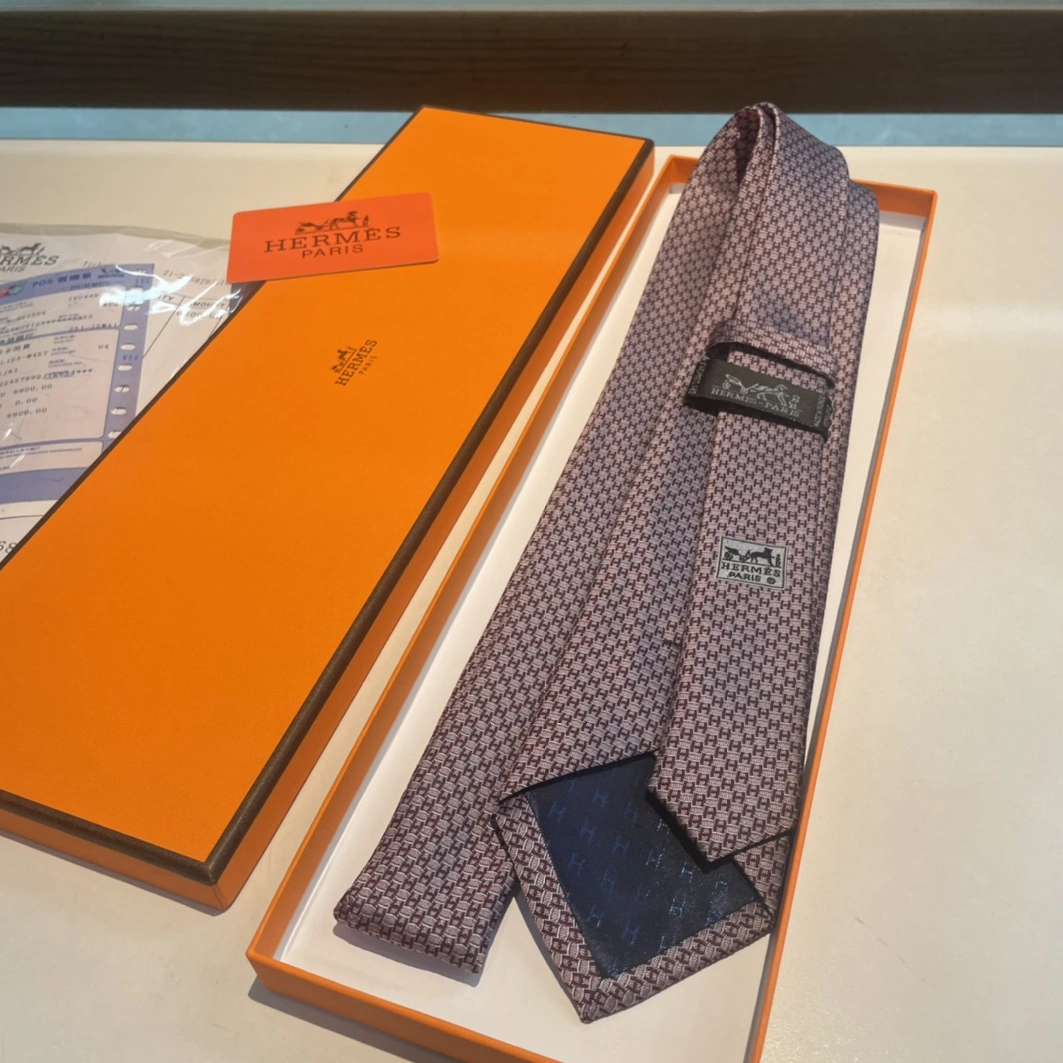 Sleek 1984 Hermes Necktie For Men