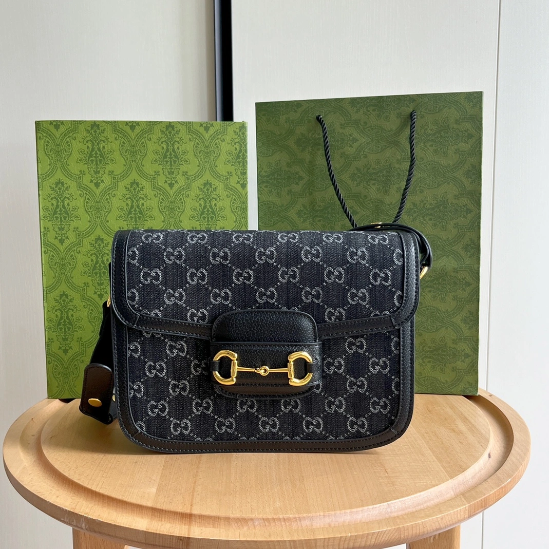 Sleek 2041 Gucci AAA Quality Shoulder Bags For Women