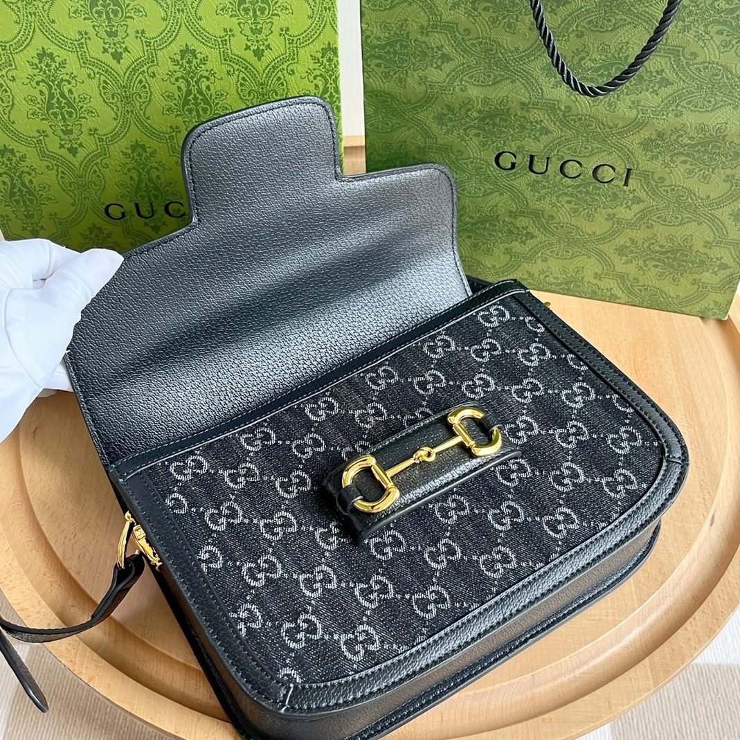 Sleek 2041 Gucci AAA Quality Shoulder Bags For Women