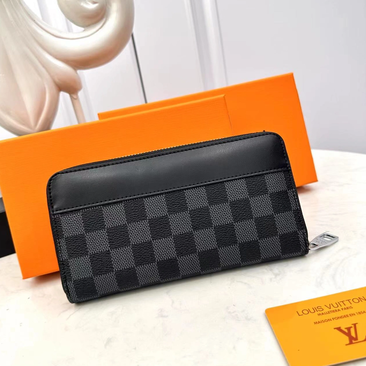Sleek 2295 Louis Vuitton AAA Man Wallets
