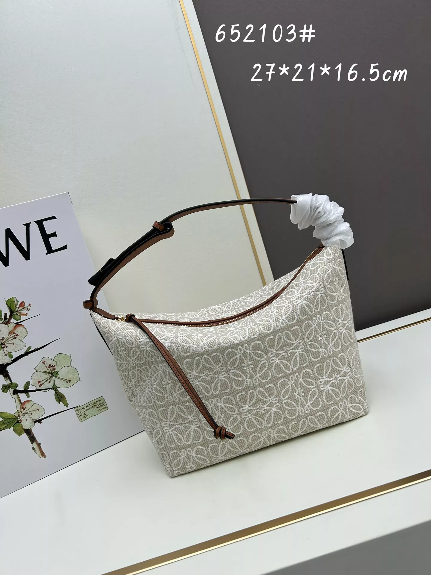 Sleek 2335 LOEWE AAA Quality Handbags For Women