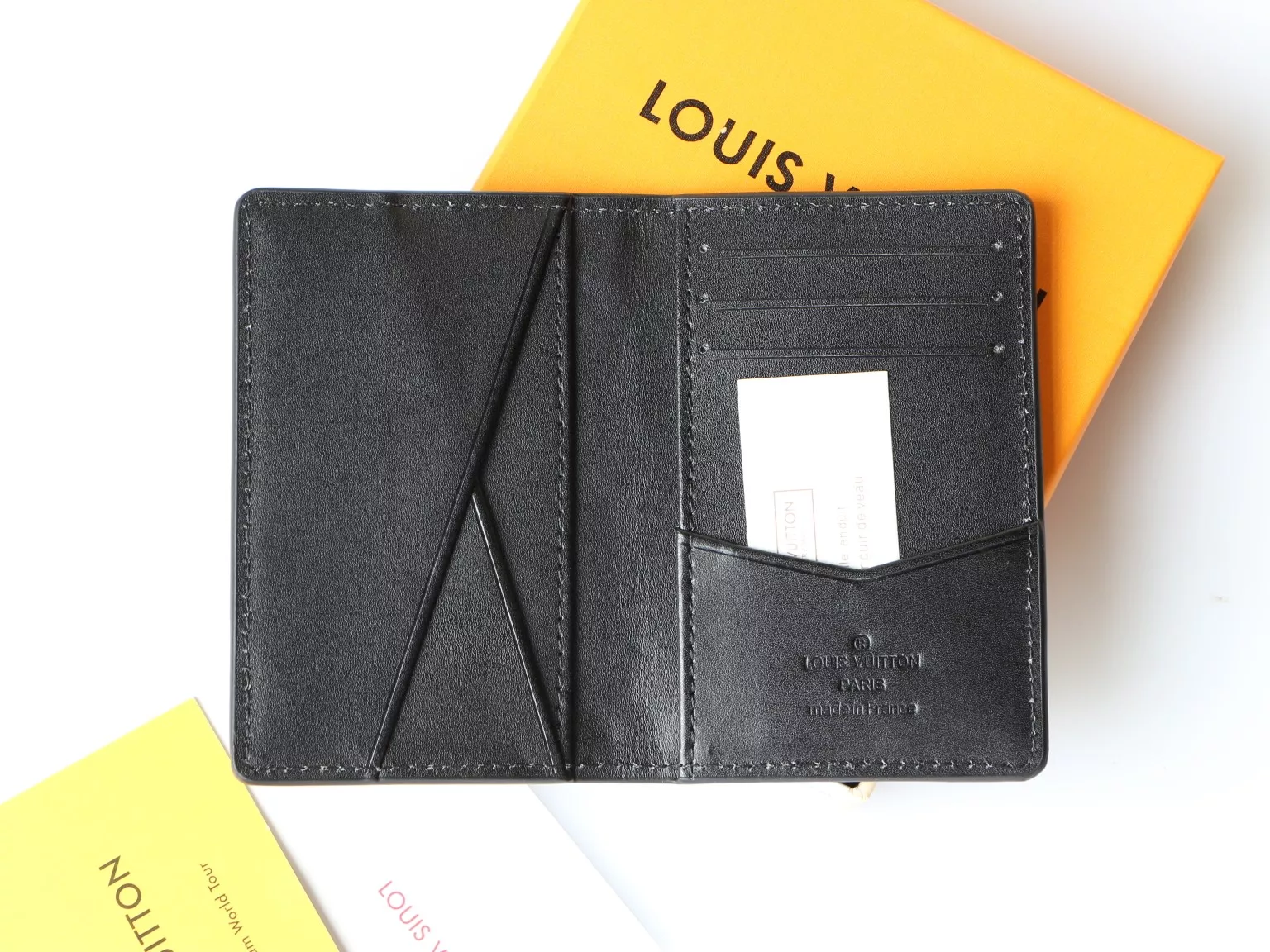 Sleek 2930 Louis Vuitton LV Card Case