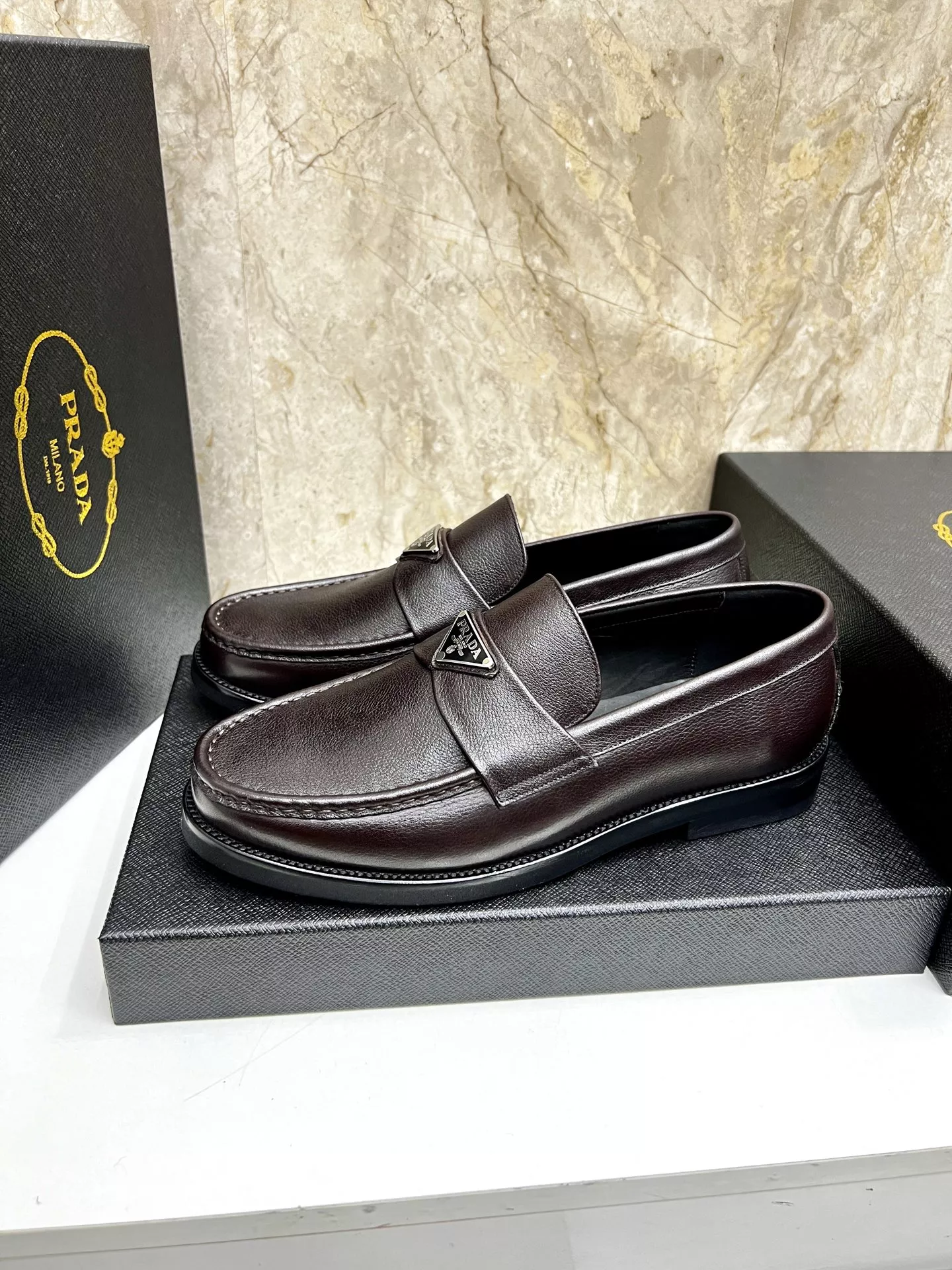 Sleek 3023 Prada Leather Shoes For Men