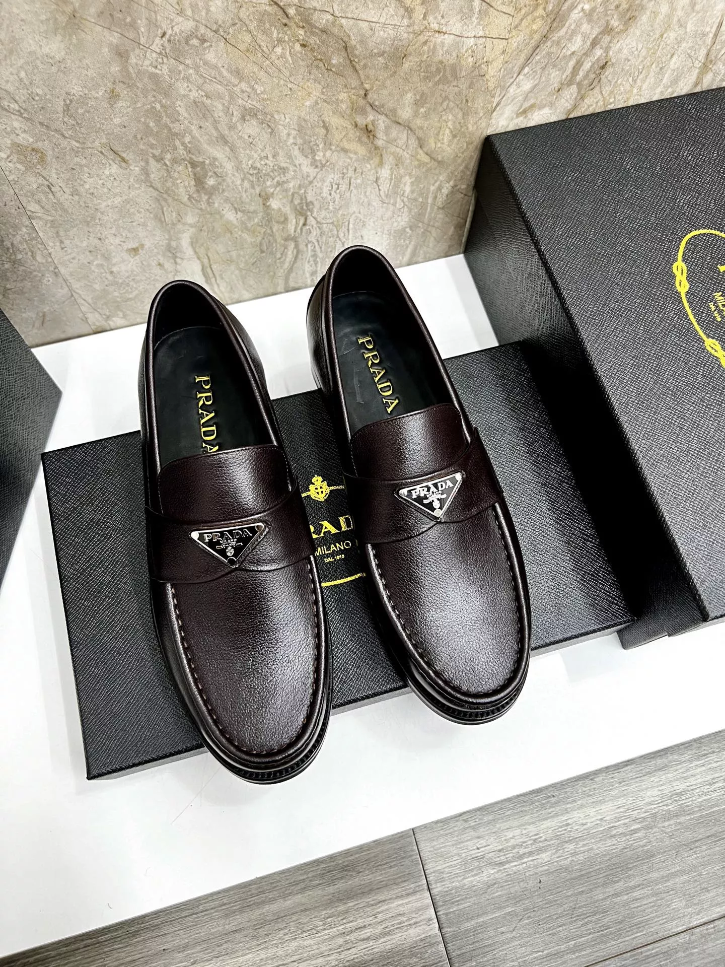 Sleek 3023 Prada Leather Shoes For Men