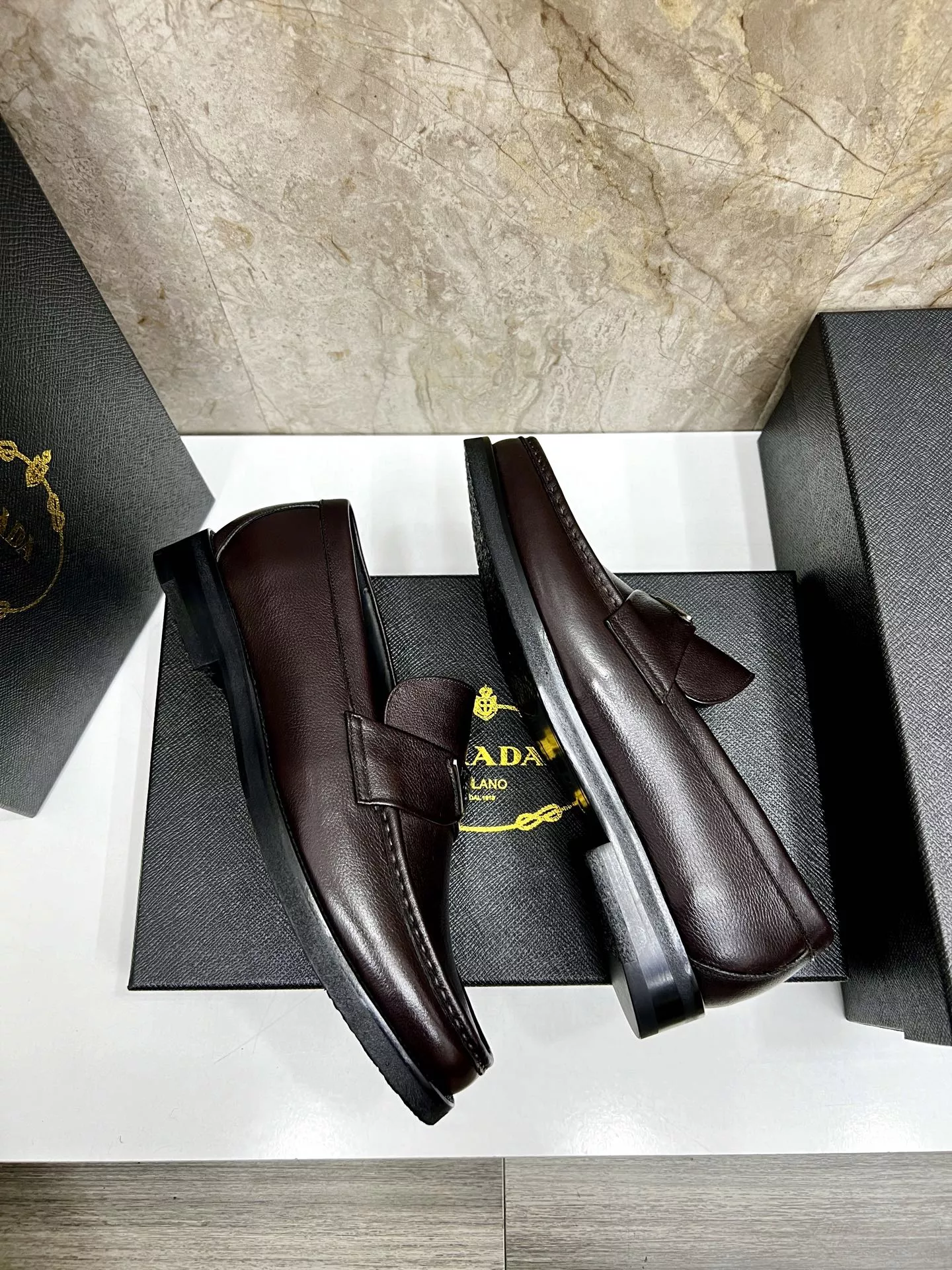 Sleek 3023 Prada Leather Shoes For Men