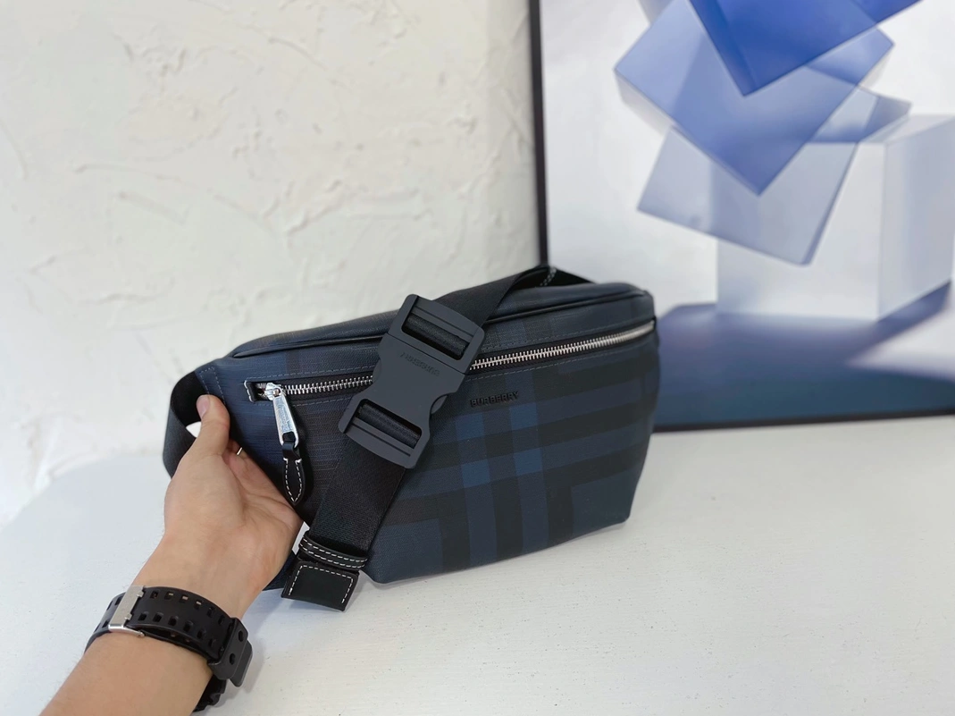 Sleek 303 Burberry AAA Quality Belt Bags For Men