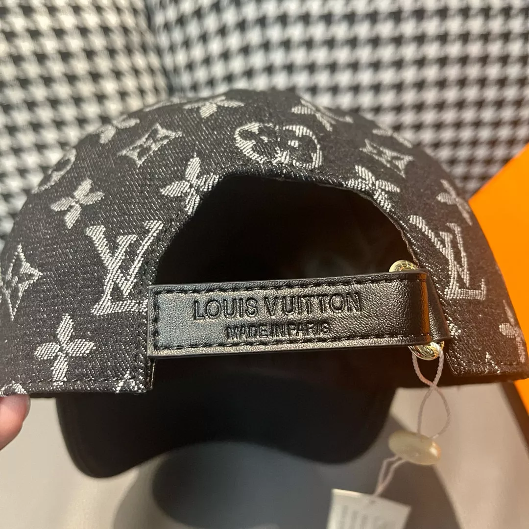 Sleek 3214 Louis Vuitton LV Caps