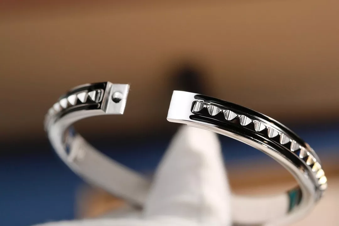 Sleek 3328 Bvlgari Bracelets