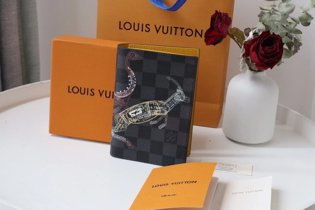 Sleek 3451 Louis Vuitton LV Card Case