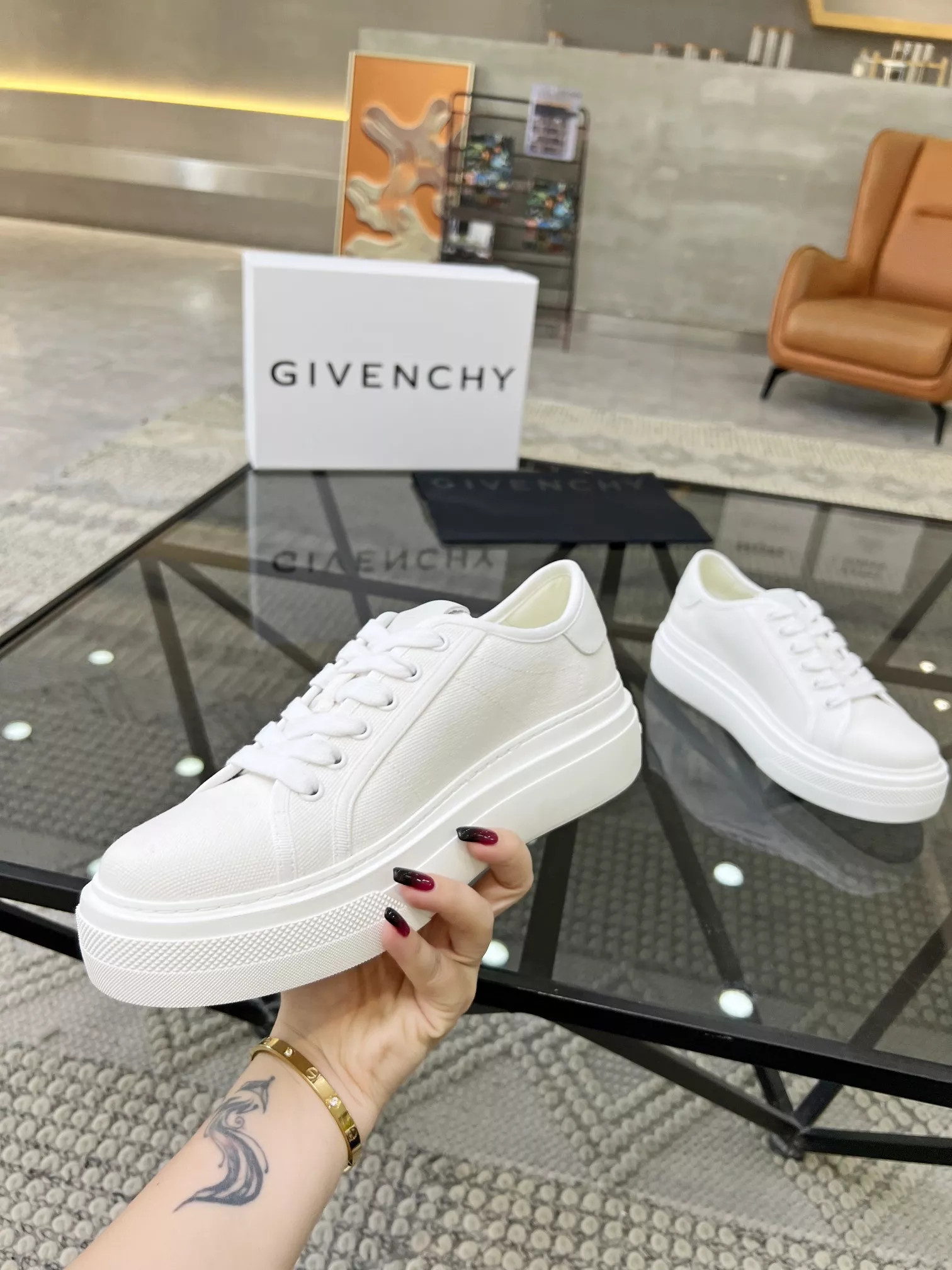 Sleek 350 Givenchy Casual Shoes For Men