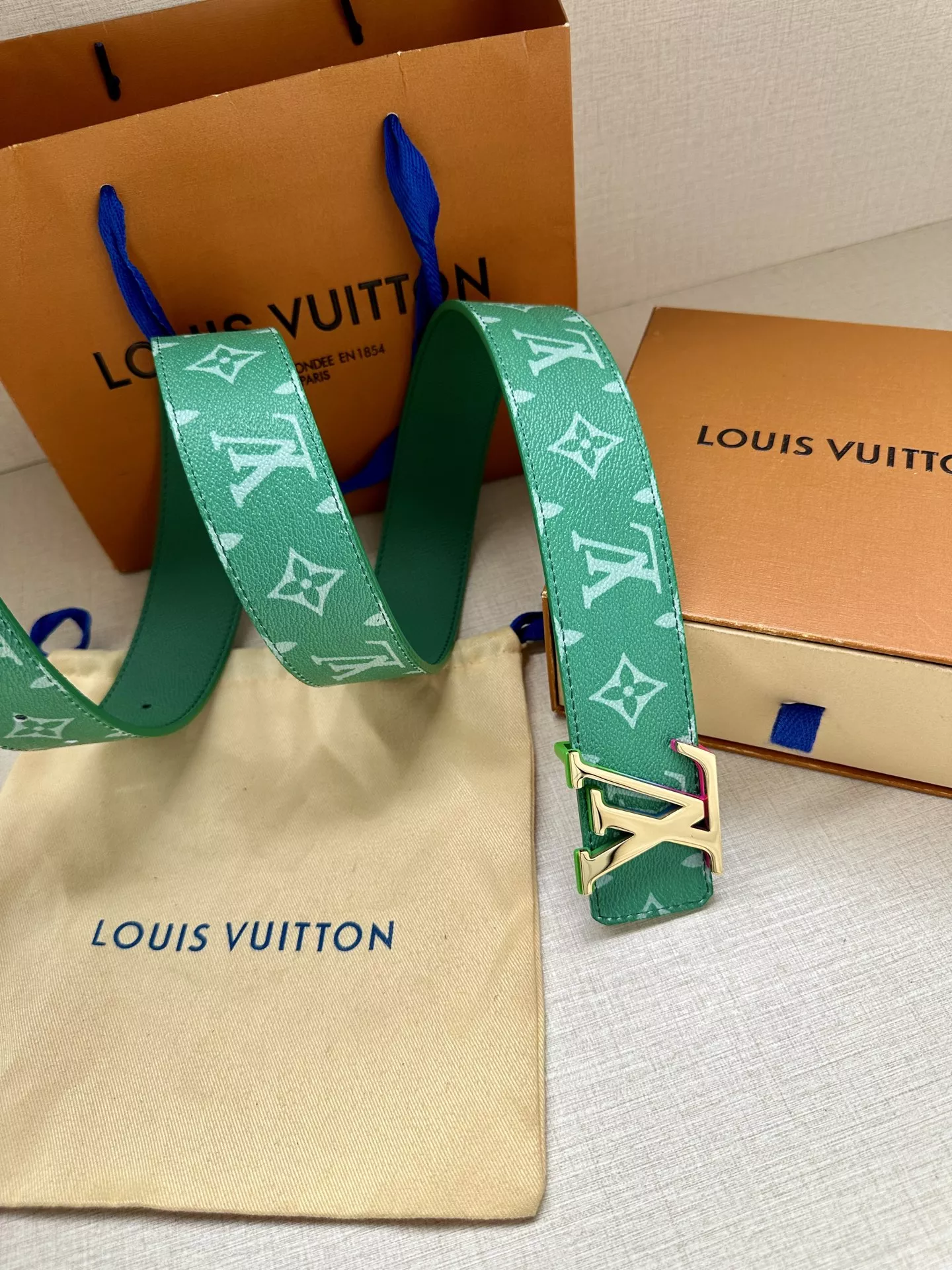 Sleek 3552 Louis Vuitton AAA Quality Belts In 4.0cm For Unisex