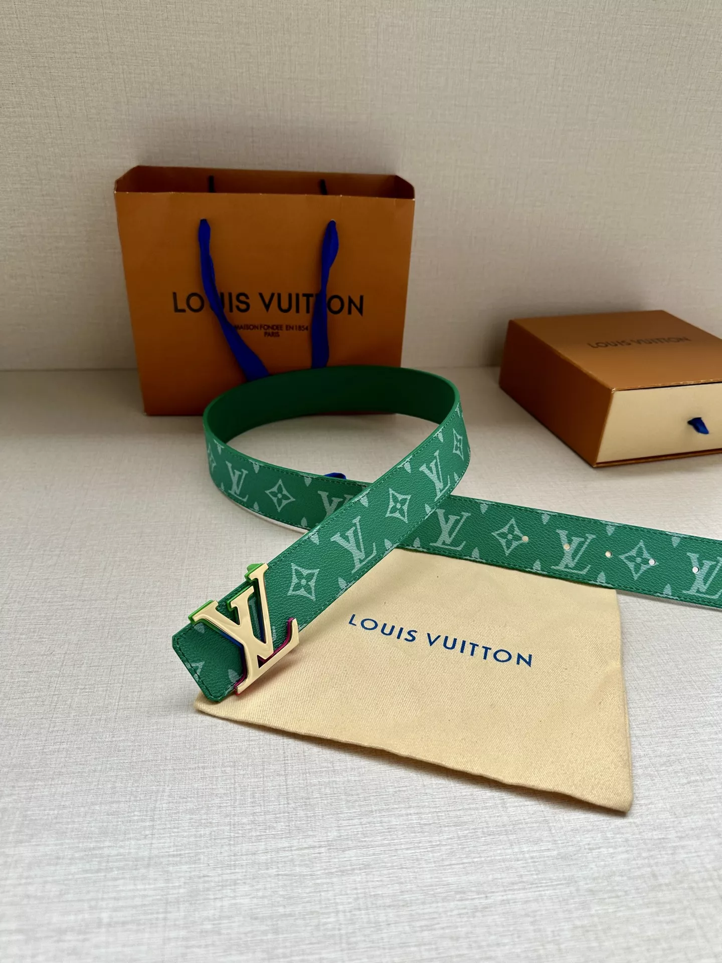 Sleek 3552 Louis Vuitton AAA Quality Belts In 4.0cm For Unisex