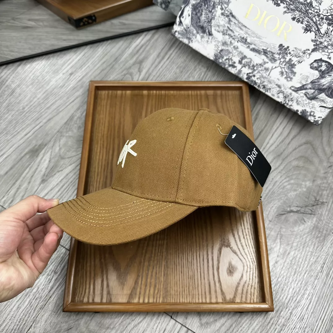 Sleek 3578 Christian Dior Caps