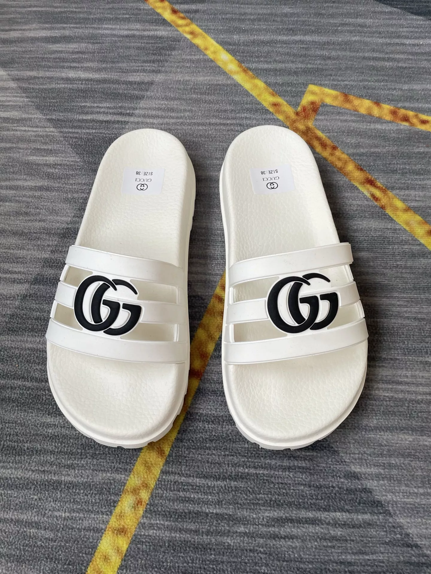 Sleek 3583 Gucci Slippers For Men