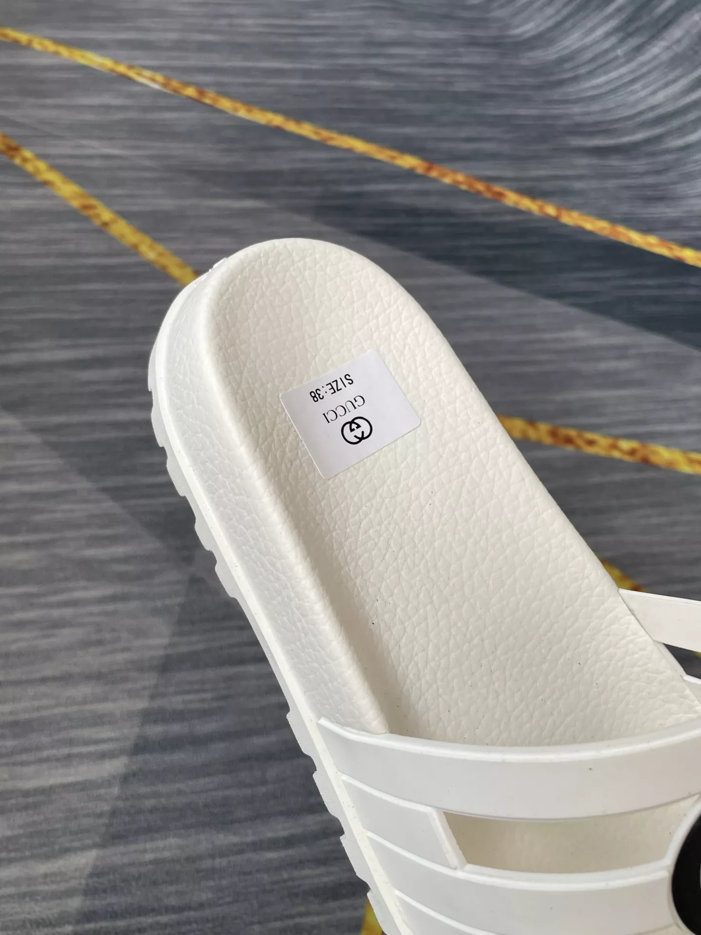 Sleek 3583 Gucci Slippers For Men