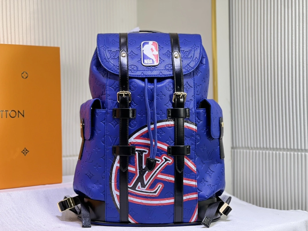 Sleek 3608 Louis Vuitton LV AAA Man Backpacks
