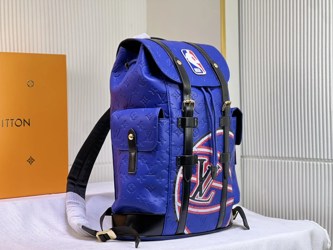 Sleek 3608 Louis Vuitton LV AAA Man Backpacks