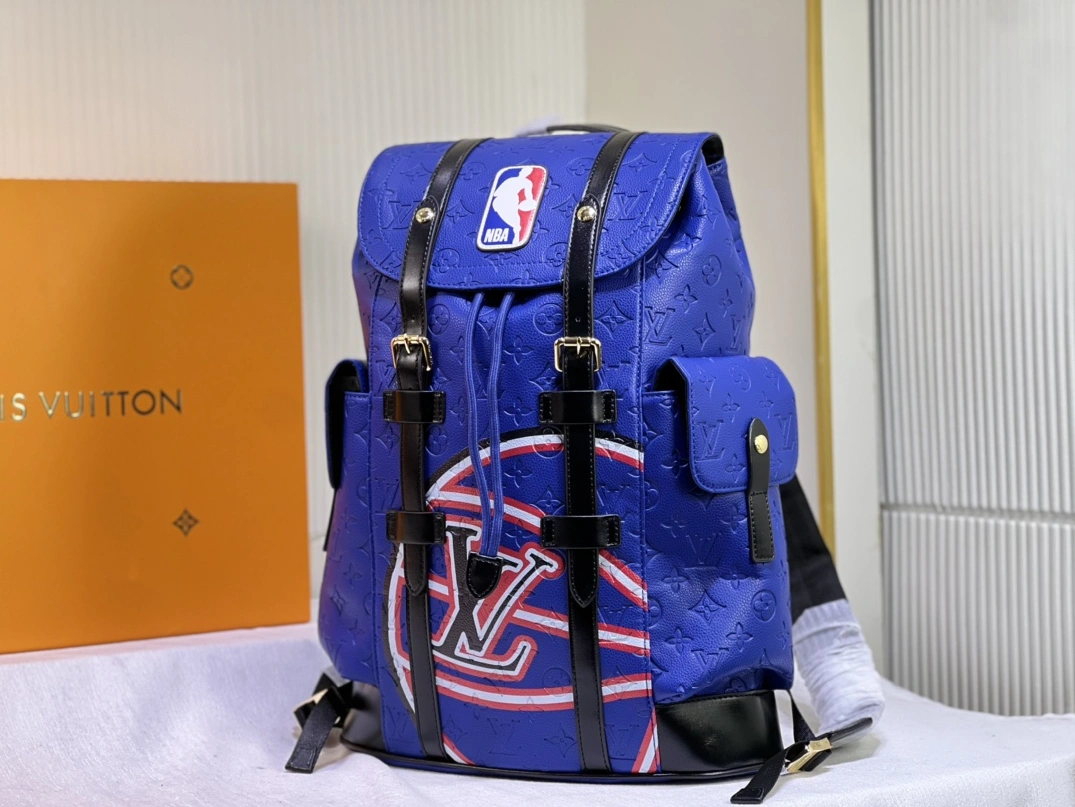 Sleek 3608 Louis Vuitton LV AAA Man Backpacks