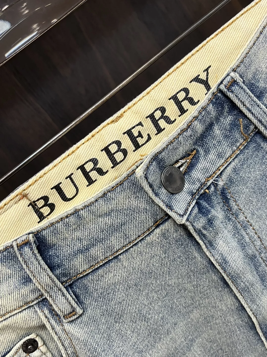 Sleek 3657 Burberry Jeans For Men