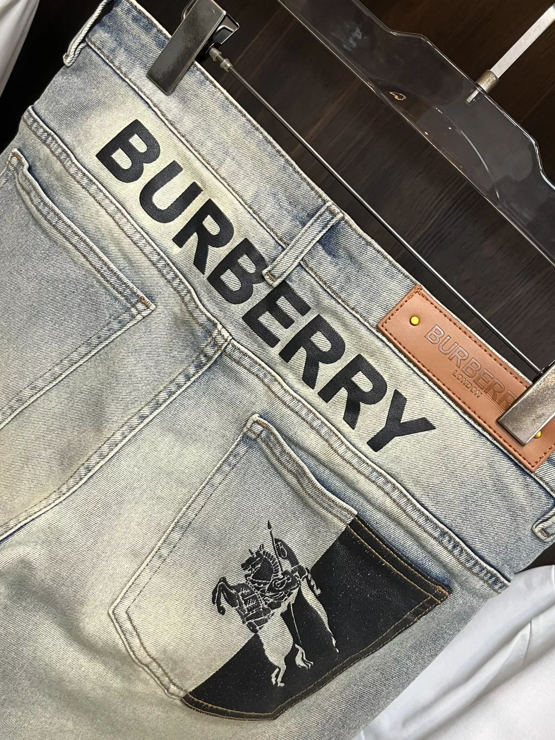 Sleek 3657 Burberry Jeans For Men